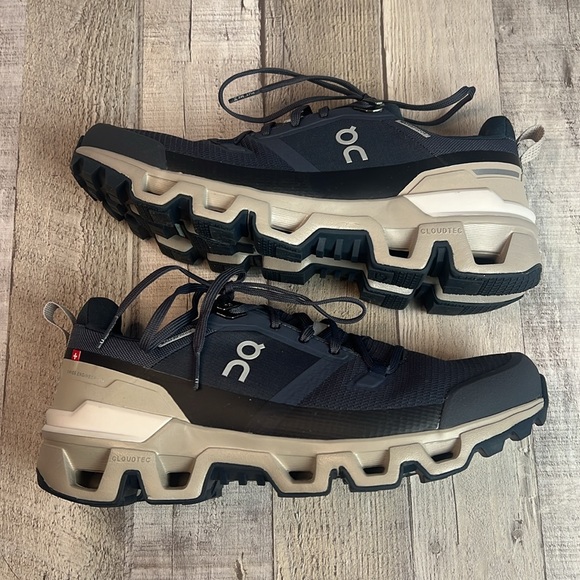 On Cloud Cloudwander Waterproof Hiking Shoe - Picture 4 of 9